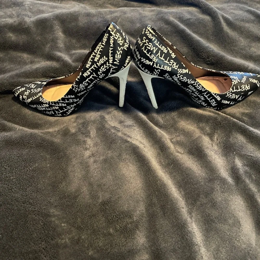 High Heels - Picture 2 of 3